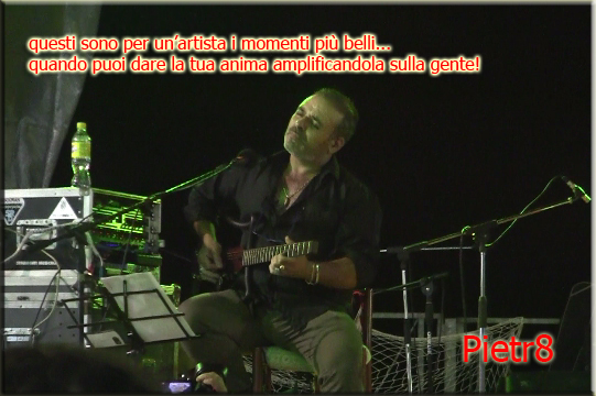 olevo chiarire a chi mi è stato vicino e mi ha giudicato per un tipo che da troppa confidenza, o vuol fare il piacione o che non ha limiti, voglio dire a queste persone vuote di ARTISTICITA' e che pertanto non sanno cosa si prova a trasmettere agli altri emozione e che non sanno cosa si possa provare su un palco a ricevere adrenalina da un solo applauso o da un complimento sincero, che invece da chi non ha animo viene interpretato come un mio eccesso, beh dico a queste persone anzi auguro a queste persone che magari per provare le emozioni che provo io devono mettere in mostra il loro corpo o salire su un cubo in discoteca, pasticcarsi o ubriacarsi, dico a loro Signori siete anni luce lontani da me che giudicate. Io sono Pietro Pietrotto Esposito non sono famoso, spesso stono e sbaglio le note, ma nonostante ciò ho regalato emozioni a me e a persone sincere, e questo puo' bastarmi aldila' dei soldi o quant'altro, nella vita non ho niente e tutto, non mi vendo per la musica, non faccio il mercenario, se posso dare aiuto con la musica per contribuire ad una causa lo faccio gratuitamente, non ho proprietà ne tesoretti, ma non ho nemmeno debiti, un saluto a tutti coloro che mi vogliono bene e vedono in me una persona buona oltre la mia corazza di latta ed il mio atteggiamento spesso provocatorio, oltraggioso, e volgare. se sto su facebook o altri social lo faccio per una ragione anche artistica, non per fare copia incolla di aforismi o frasi fatte da altri.